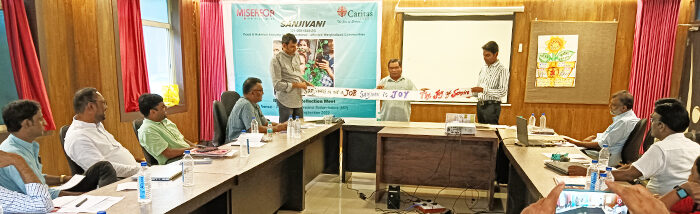 Gujarat and Madhya Pradesh farmers shifting to food crops