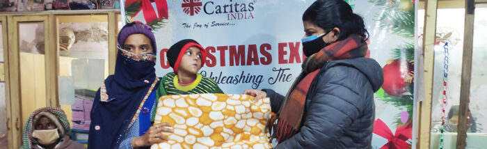 Christmas express shares the warmth of solidarity