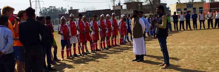 Mainstreaming strayed youth into society through hockey