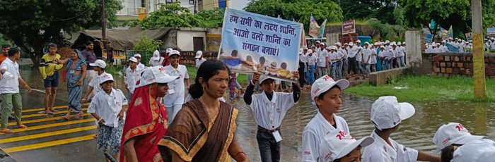 Peace Rally Unites Young Hearts in Agra: Streets Echo with Hope