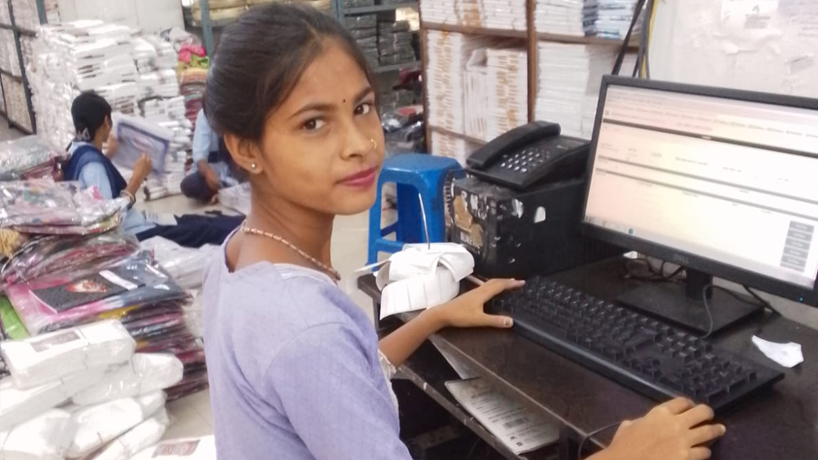 From Staying at Home to Standing on Her Own: Aarti Vaishnav’s Journey Towards Independence